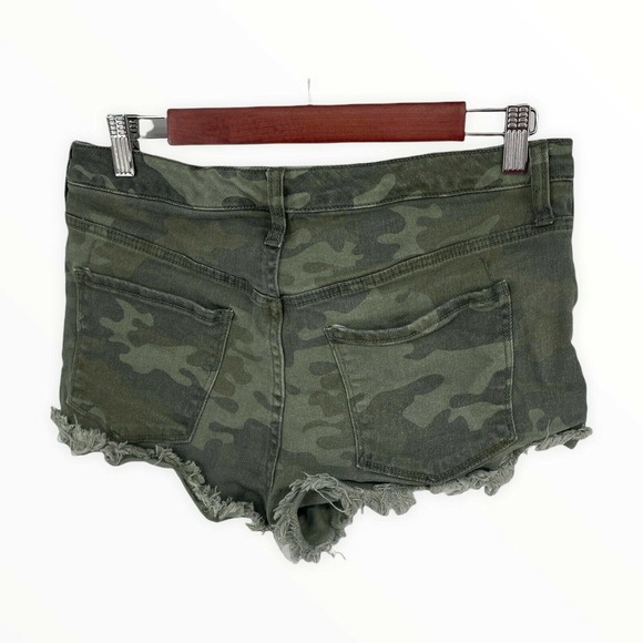 Mossimo Womens Shorts Hi-Rise Camo Distressed Cutoff Green Size 10 - Picture 4 of 6